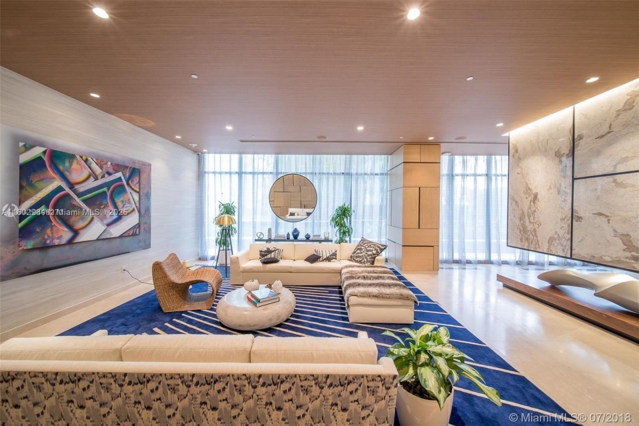 55 SW 9th St, Unit 3409, Miami, FL 33130 Photo