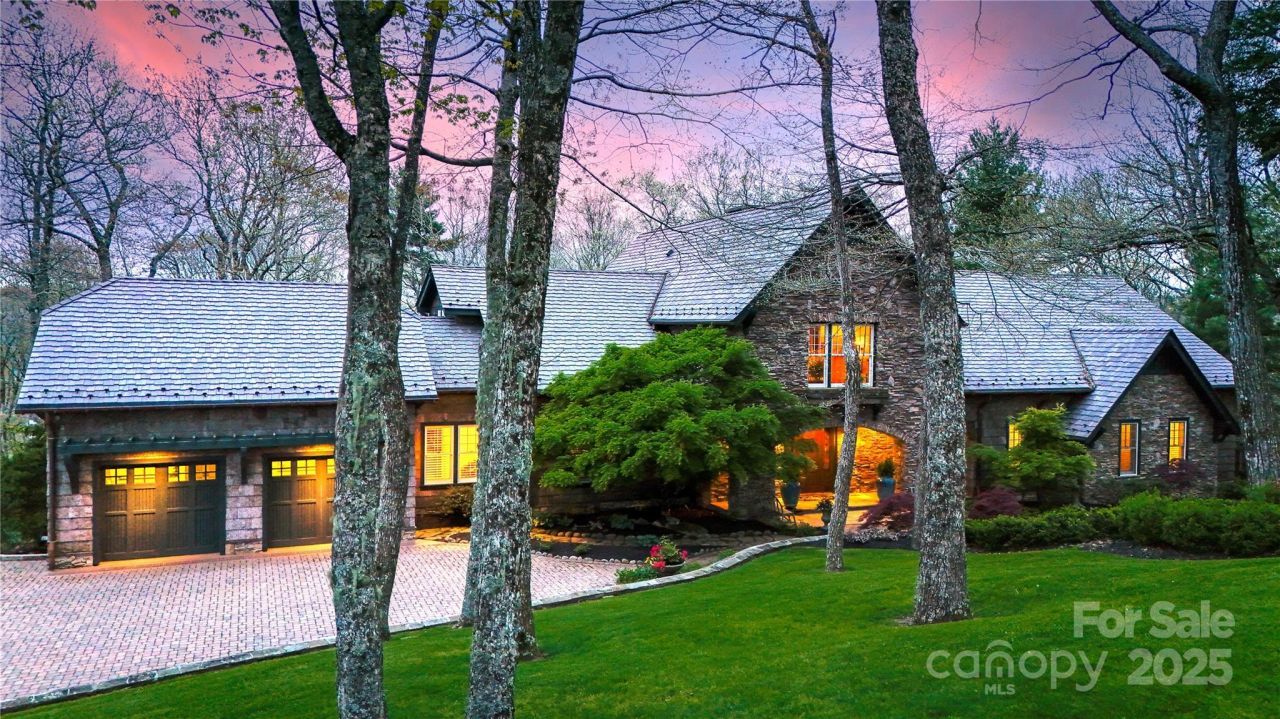 205 W Indrio Road, Blowing Rock, NC 28605 Main Photo