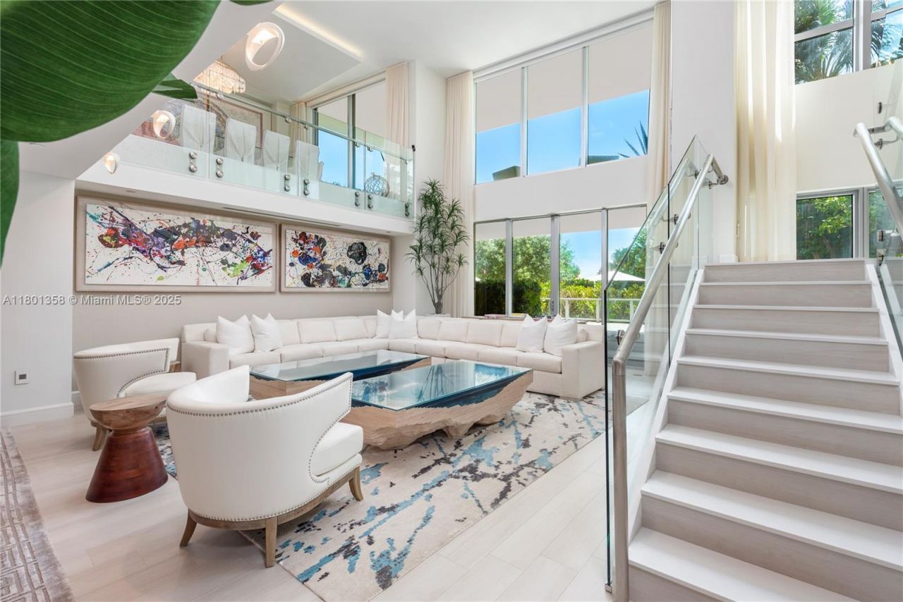 125 Ocean Dr, Unit U-0203, Miami Beach, FL 33139 Photo