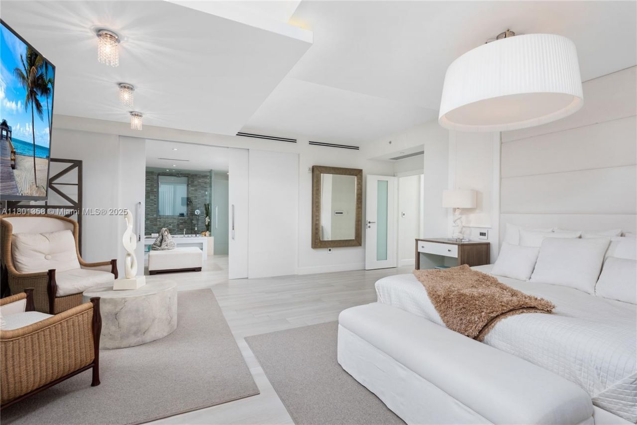 125 Ocean Dr, Unit U-0203, Miami Beach, FL 33139 Photo