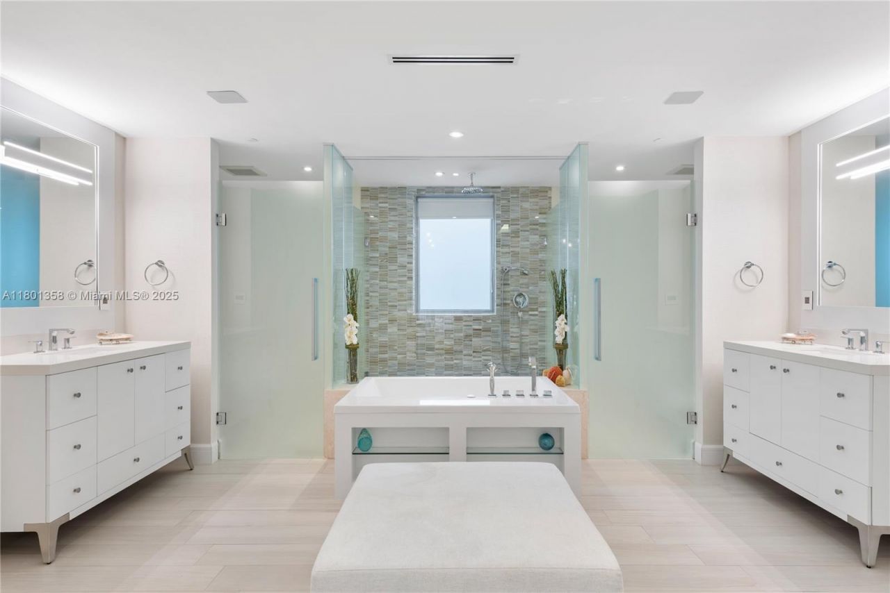 125 Ocean Dr, Unit U-0203, Miami Beach, FL 33139 Photo