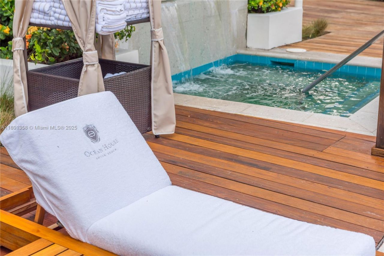 125 Ocean Dr, Unit U-0203, Miami Beach, FL 33139 Photo