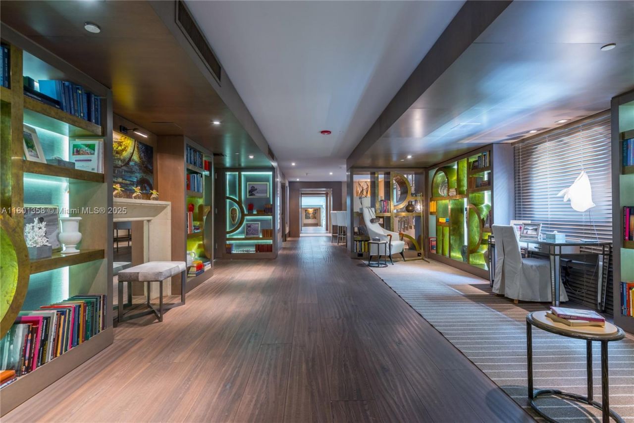 125 Ocean Dr, Unit U-0203, Miami Beach, FL 33139 Photo