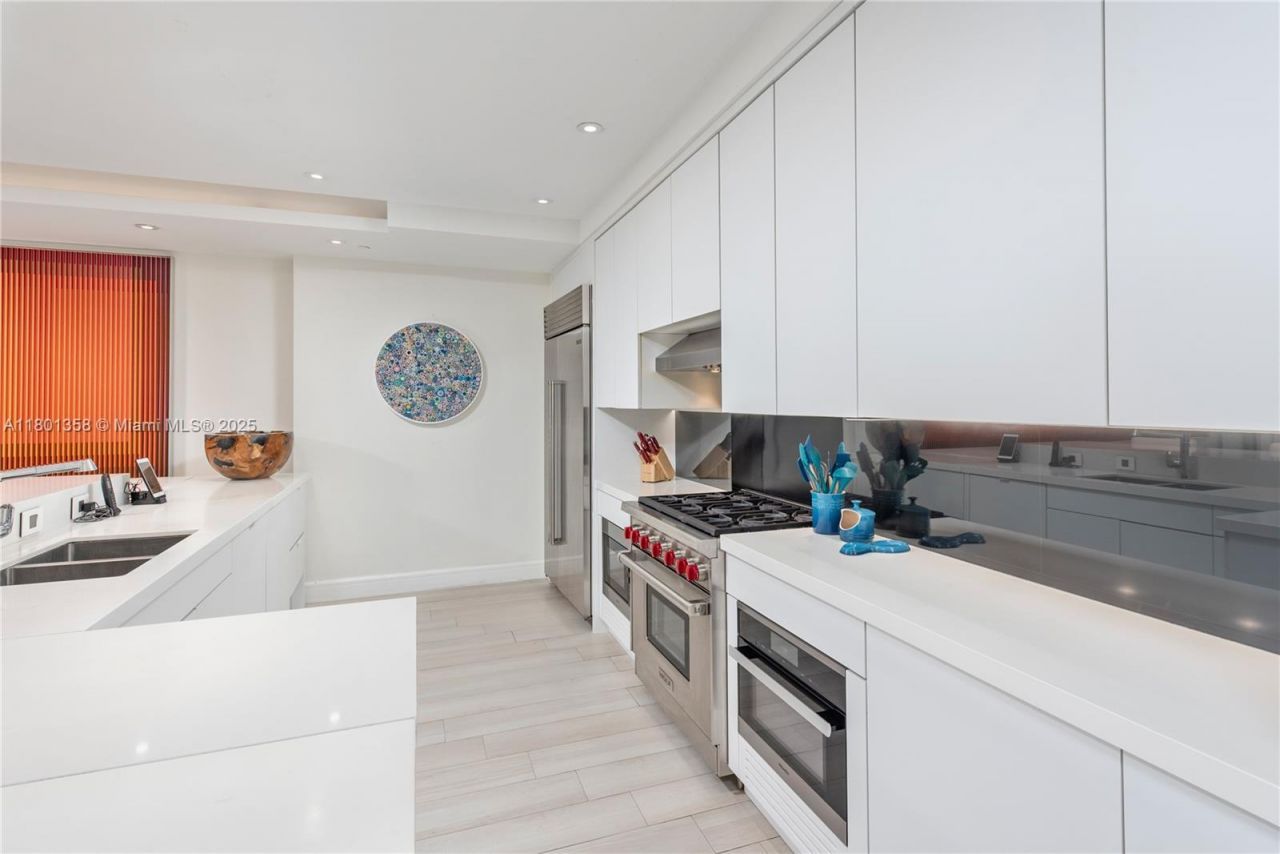 125 Ocean Dr, Unit U-0203, Miami Beach, FL 33139 Photo