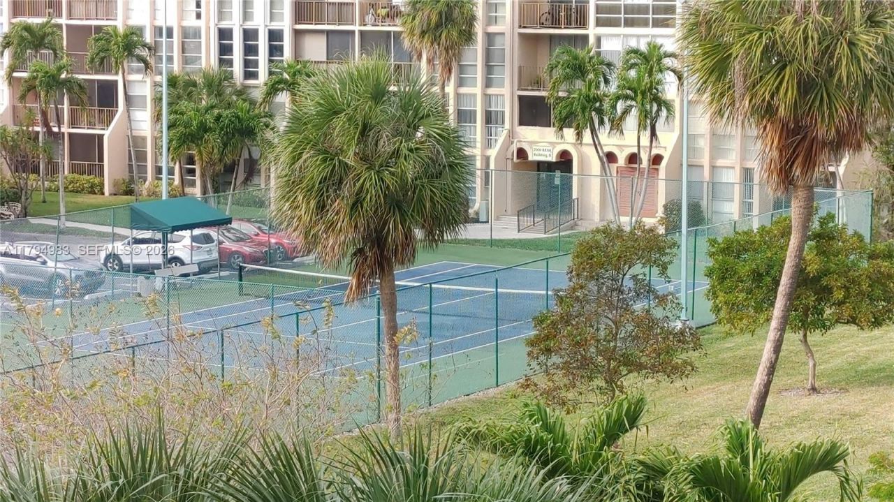 2101 Atlantic Shores Blvd, Unit 415, Hallandale Beach, FL 33009 Photo