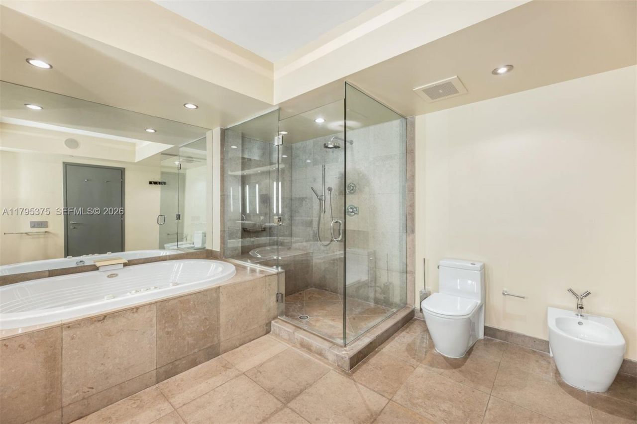 450 Alton Rd, Unit 2303, Miami Beach, FL 33139 Photo