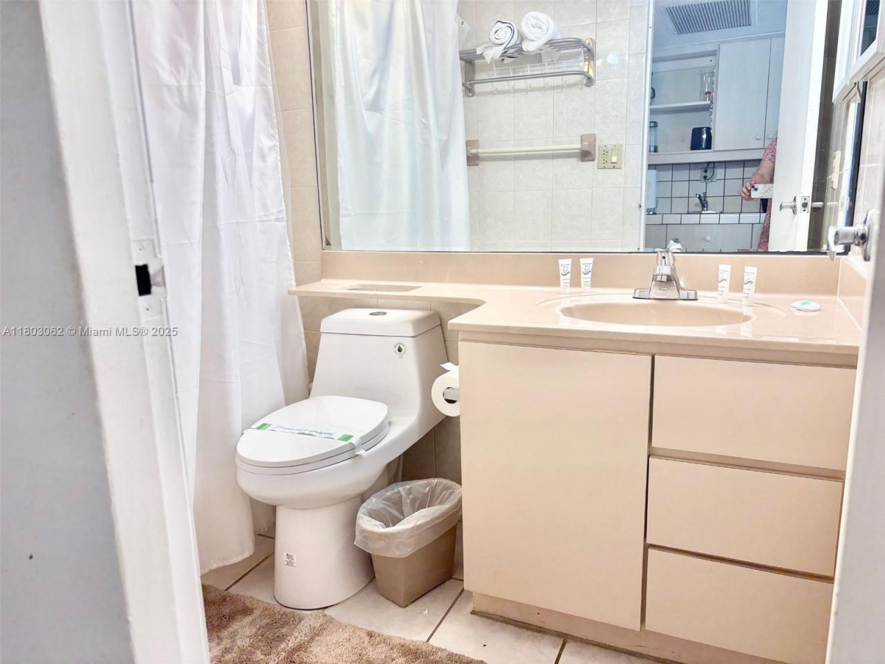 19201 Collins Ave, Unit 606, Sunny Isles Beach, FL 33160 Photo