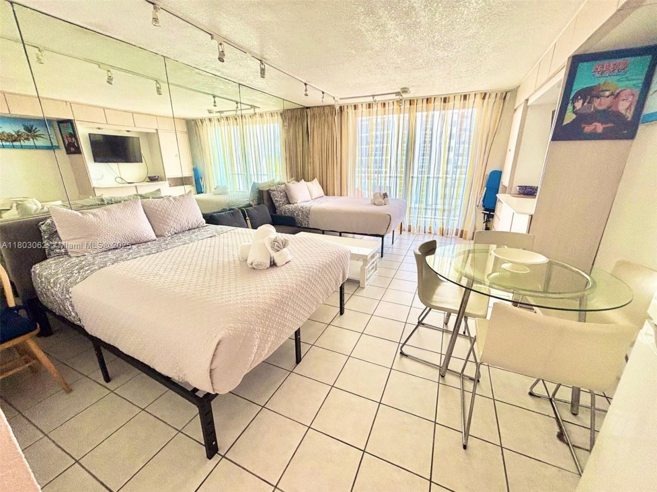 19201 Collins Ave, Unit 606, Sunny Isles Beach, FL 33160 Photo