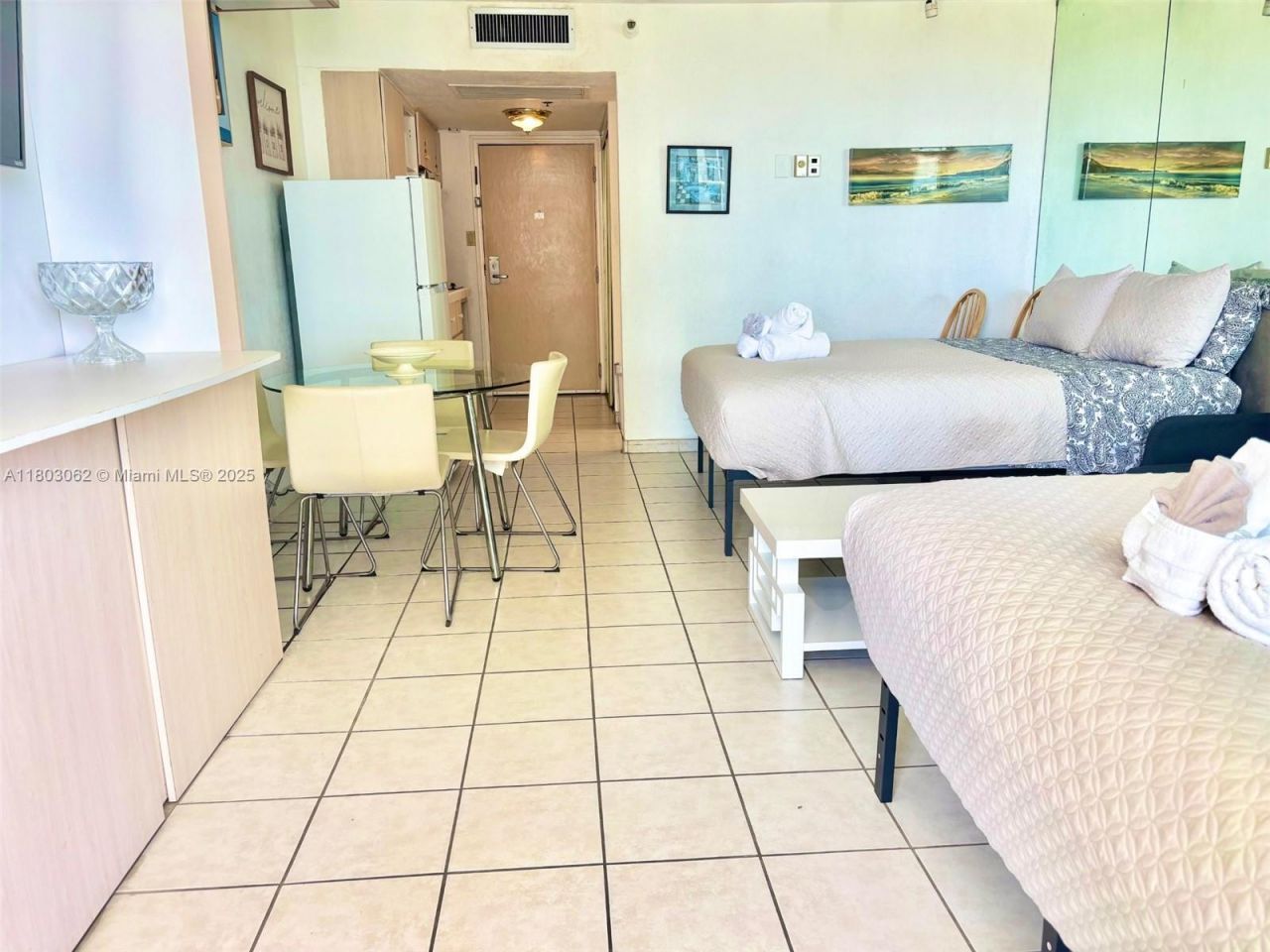 19201 Collins Ave, Unit 606, Sunny Isles Beach, FL 33160 Photo