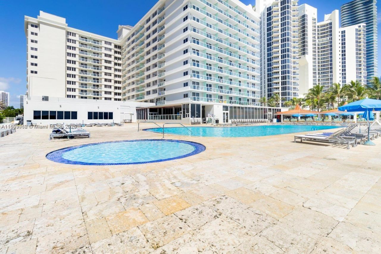19201 Collins Ave, Unit 606, Sunny Isles Beach, FL 33160 Photo