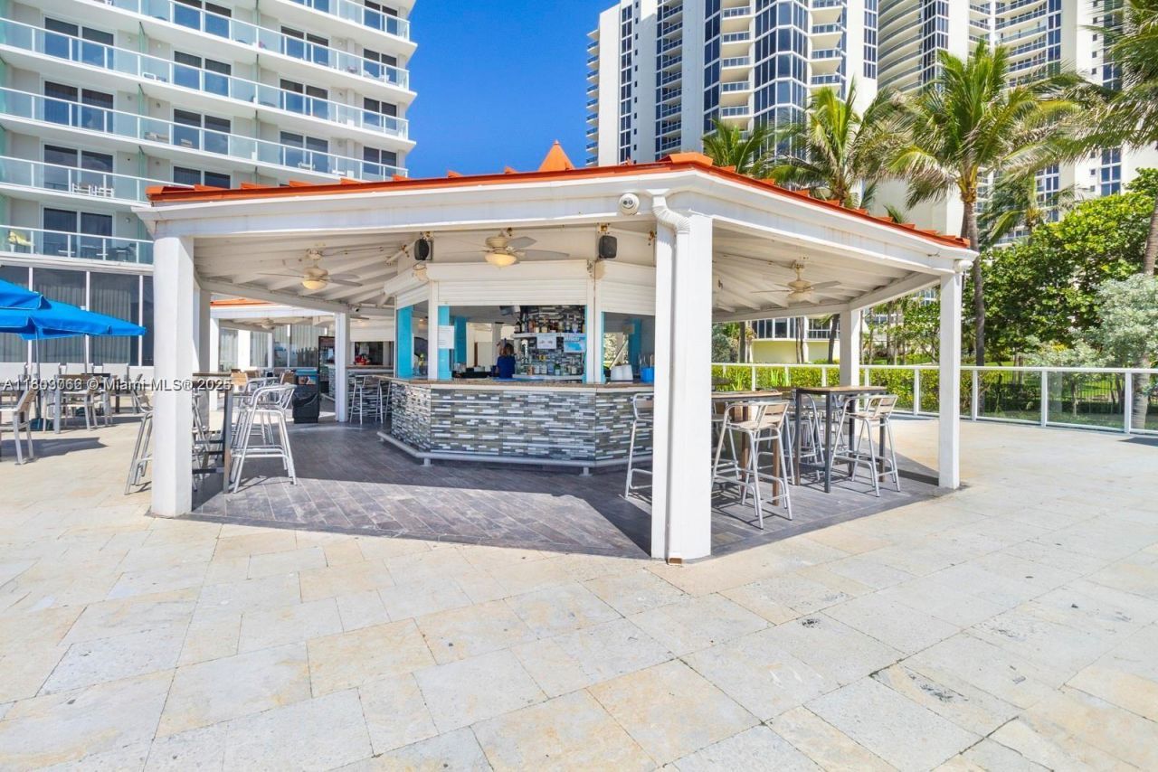 19201 Collins Ave, Unit 606, Sunny Isles Beach, FL 33160 Photo