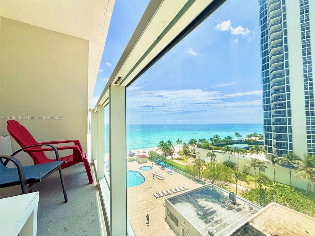 19201 Collins Ave, Unit 606, Sunny Isles Beach, FL 33160 Photo