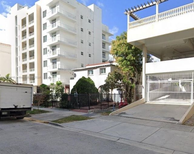 437 NE 30th St, Miami, FL 33137 Photo