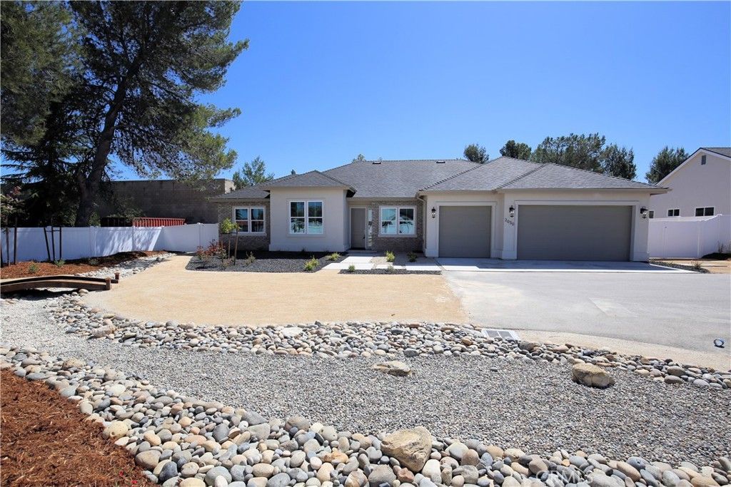 2050 Prospect Ave, Paso Robles, CA 93446 Main Photo