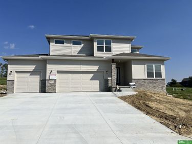 9069 N 175th Street, Bennington, NE 68007