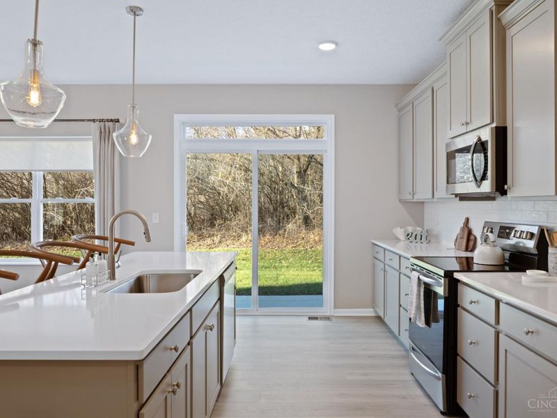 1225 Waterbury Drive, Carlisle, OH 45005 Photo 8