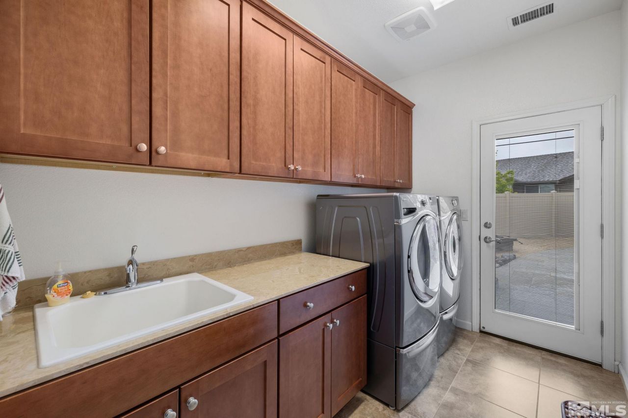 9625 Jessica Court, Reno, NV 89521 Photo