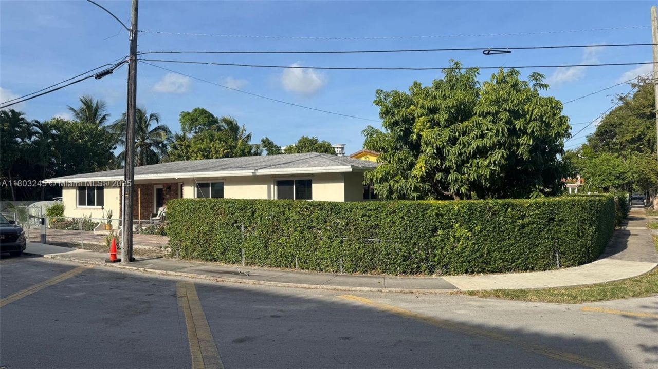 111 SW 24th Ave, Miami, FL 33135 Photo