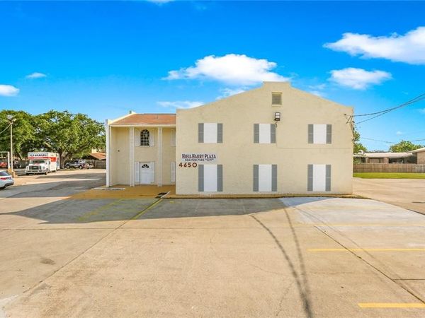 4650 GENERAL DE GAULLE Drive, New Orleans, LA 70131