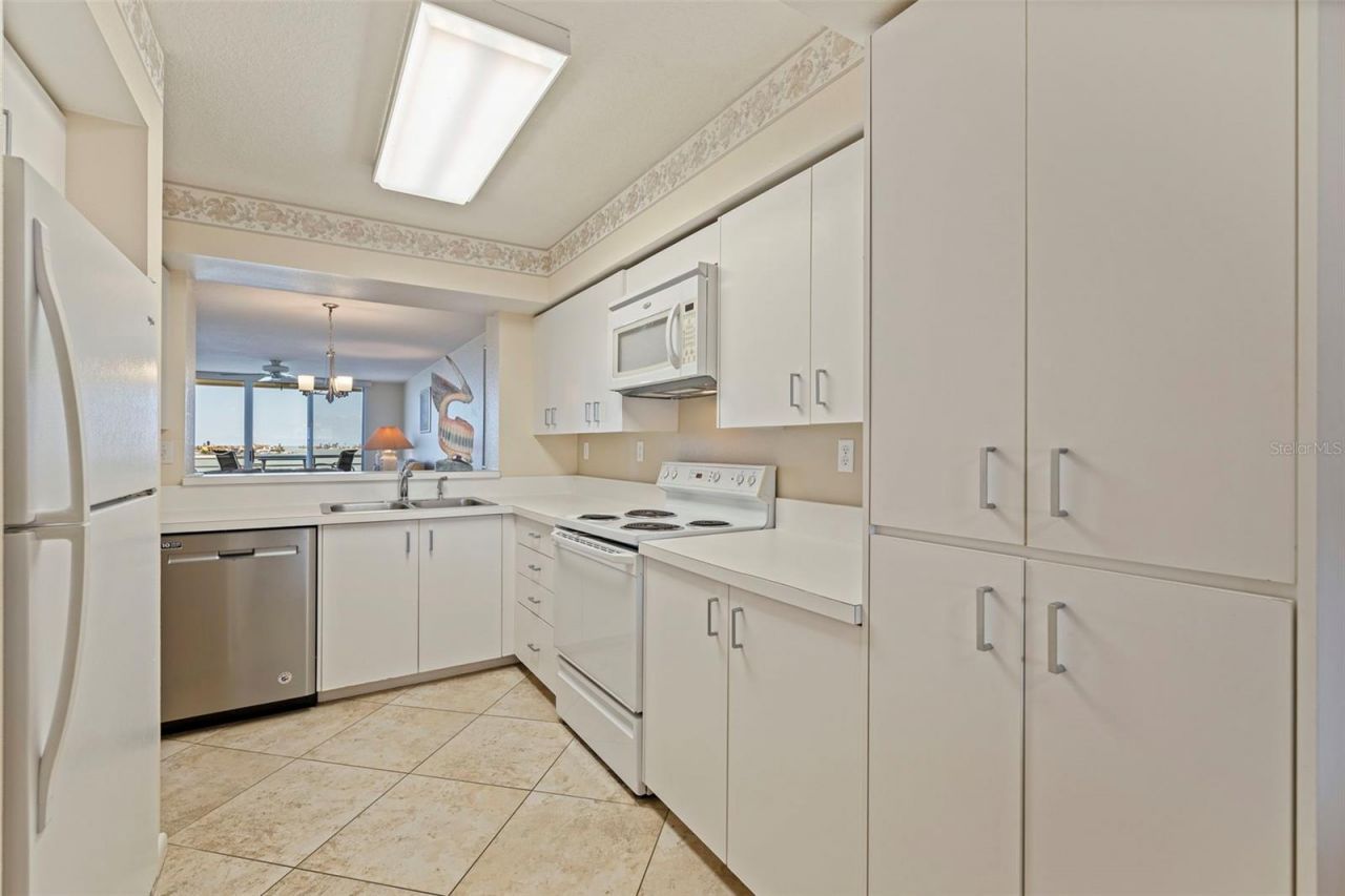 6105 Bahia Del Mar Circle, Unit 683, Saint Petersburg, FL 33715 Photo