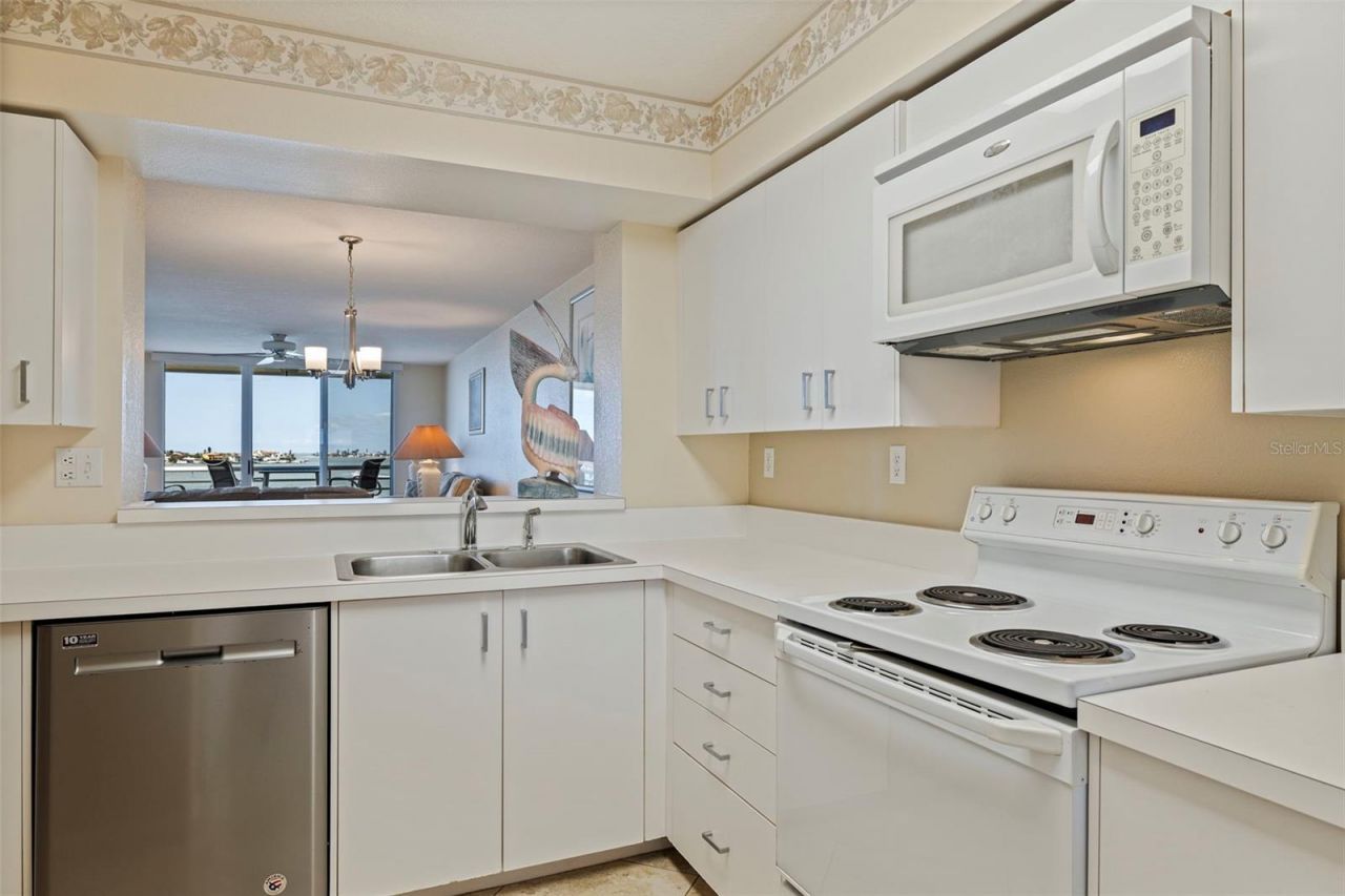 6105 Bahia Del Mar Circle, Unit 683, Saint Petersburg, FL 33715 Photo