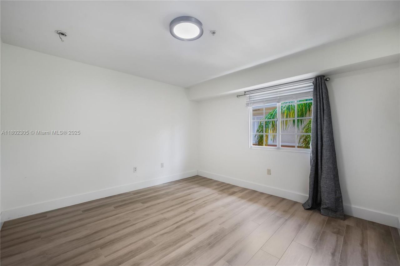 2845 NE 185th St, Unit 907, Aventura, FL 33180 Photo