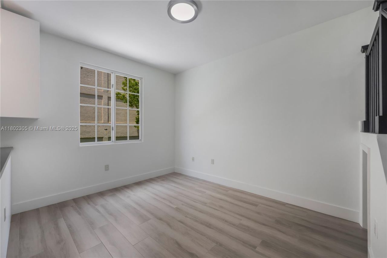 2845 NE 185th St, Unit 907, Aventura, FL 33180 Photo