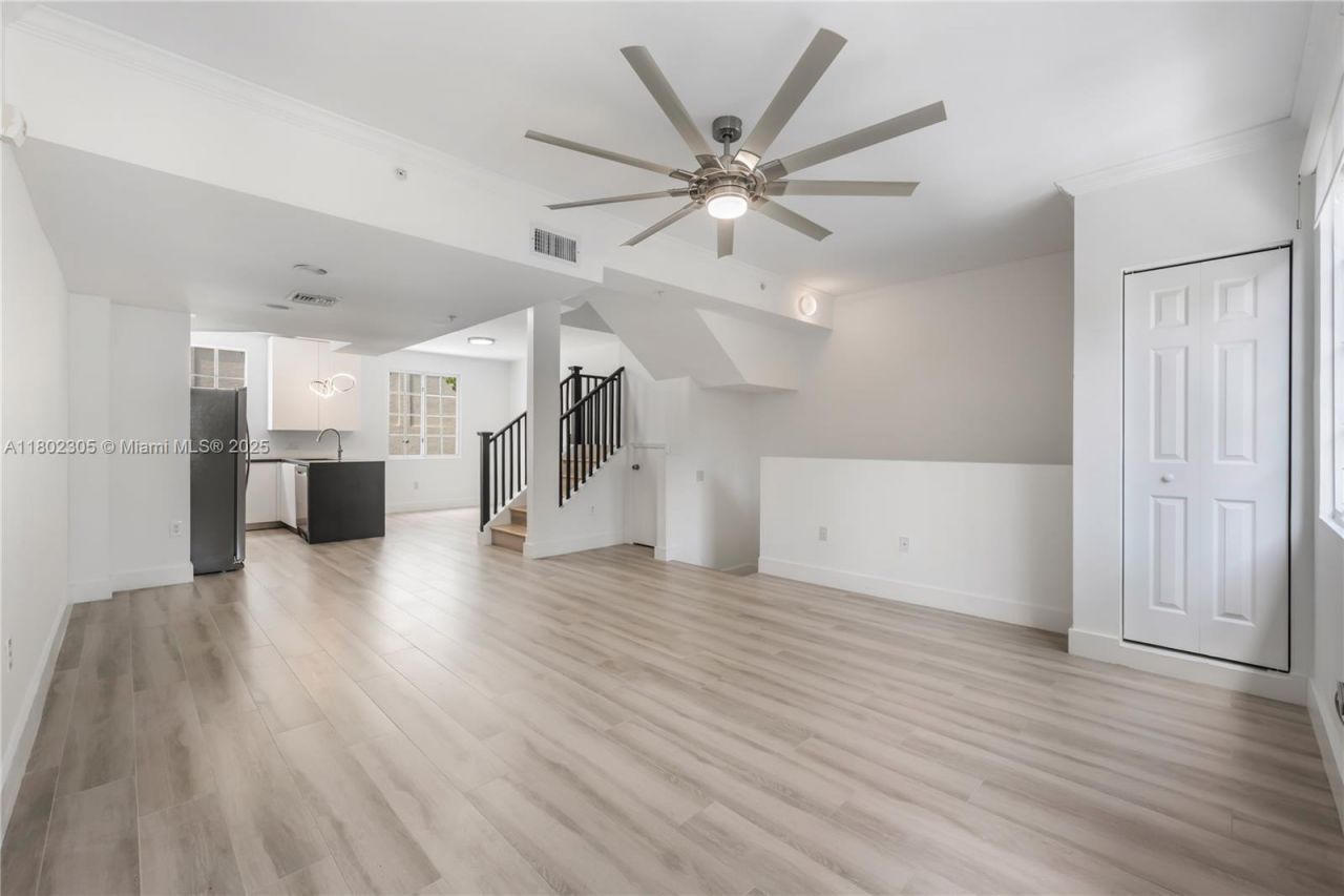 2845 NE 185th St, Unit 907, Aventura, FL 33180 Photo