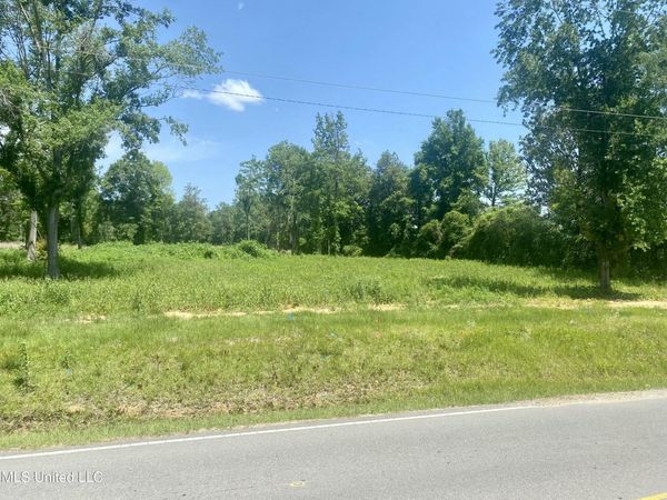 None Hall Street, Wiggins, MS 39577