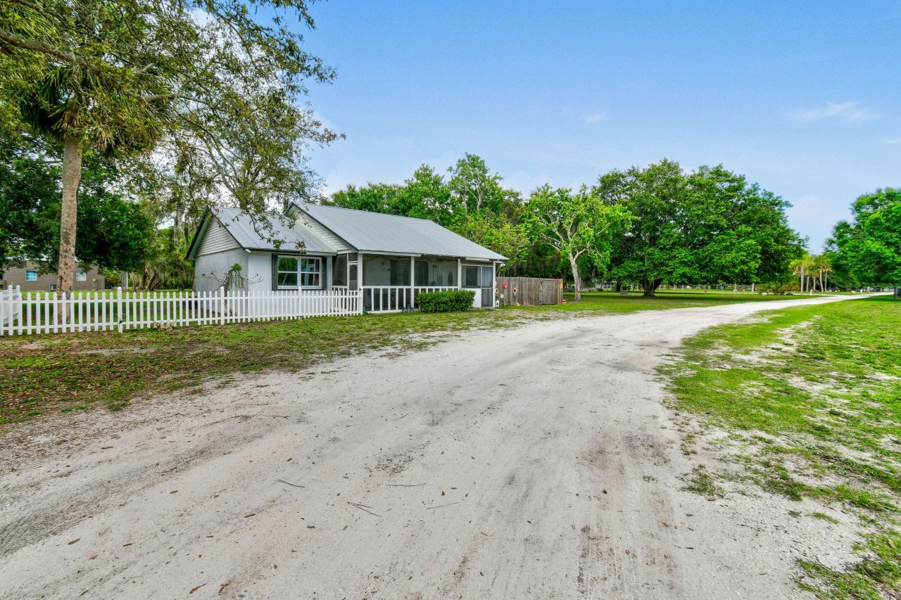 9601 SW Fox Brown Road, Indiantown, FL 34956 Photo