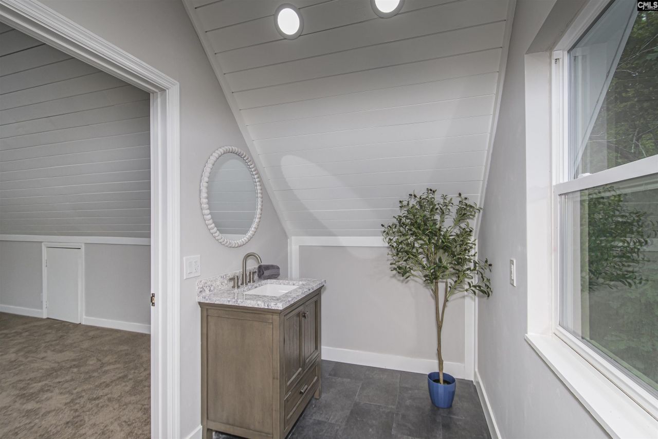 363 Langford Road Photo 26