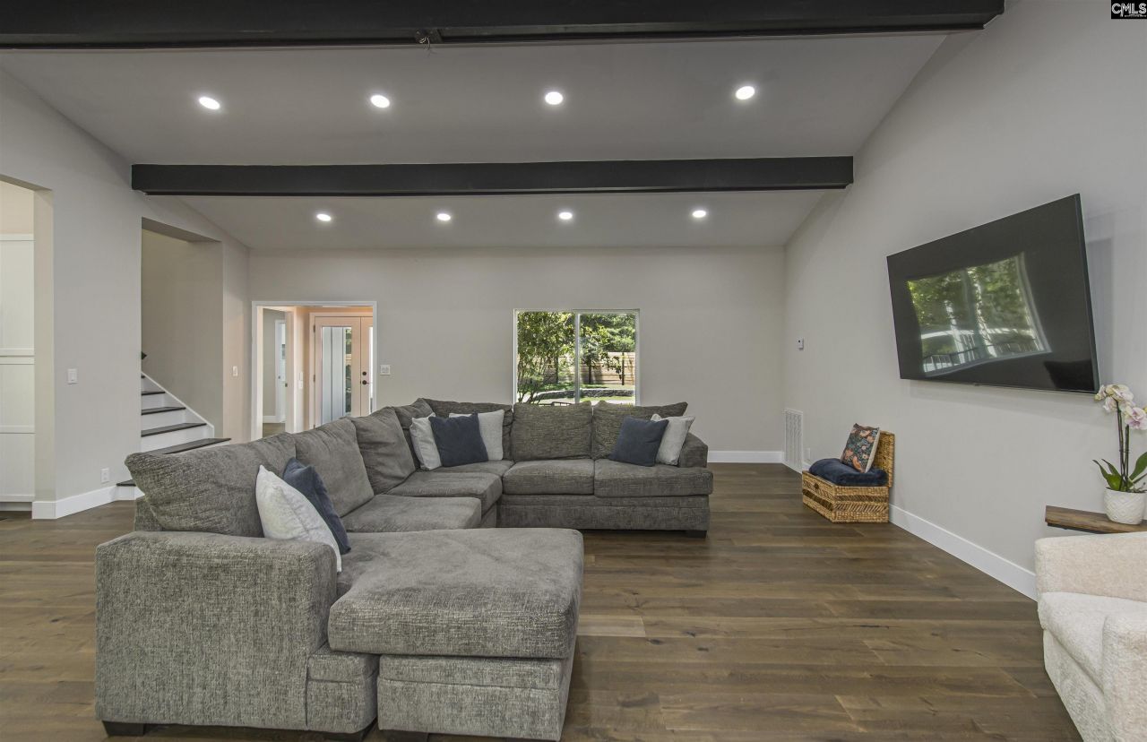 363 Langford Road Photo 6