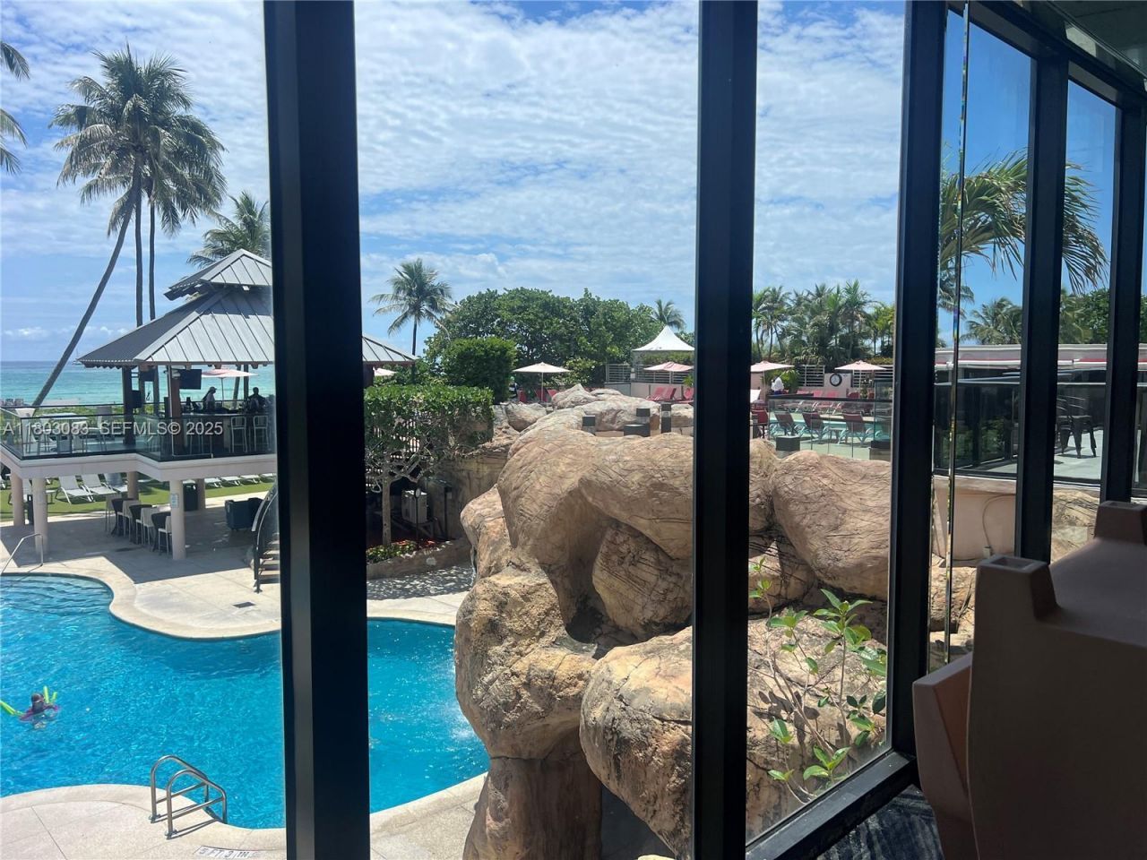 5225 Collins Ave, Unit 914, Miami Beach, FL 33140 Photo