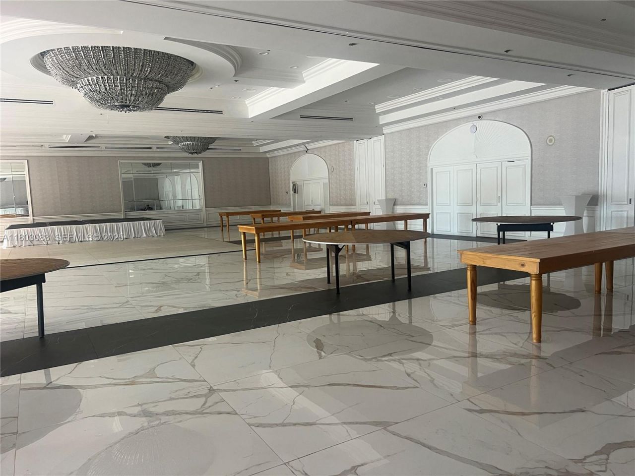 5225 Collins Ave, Unit 914, Miami Beach, FL 33140 Photo