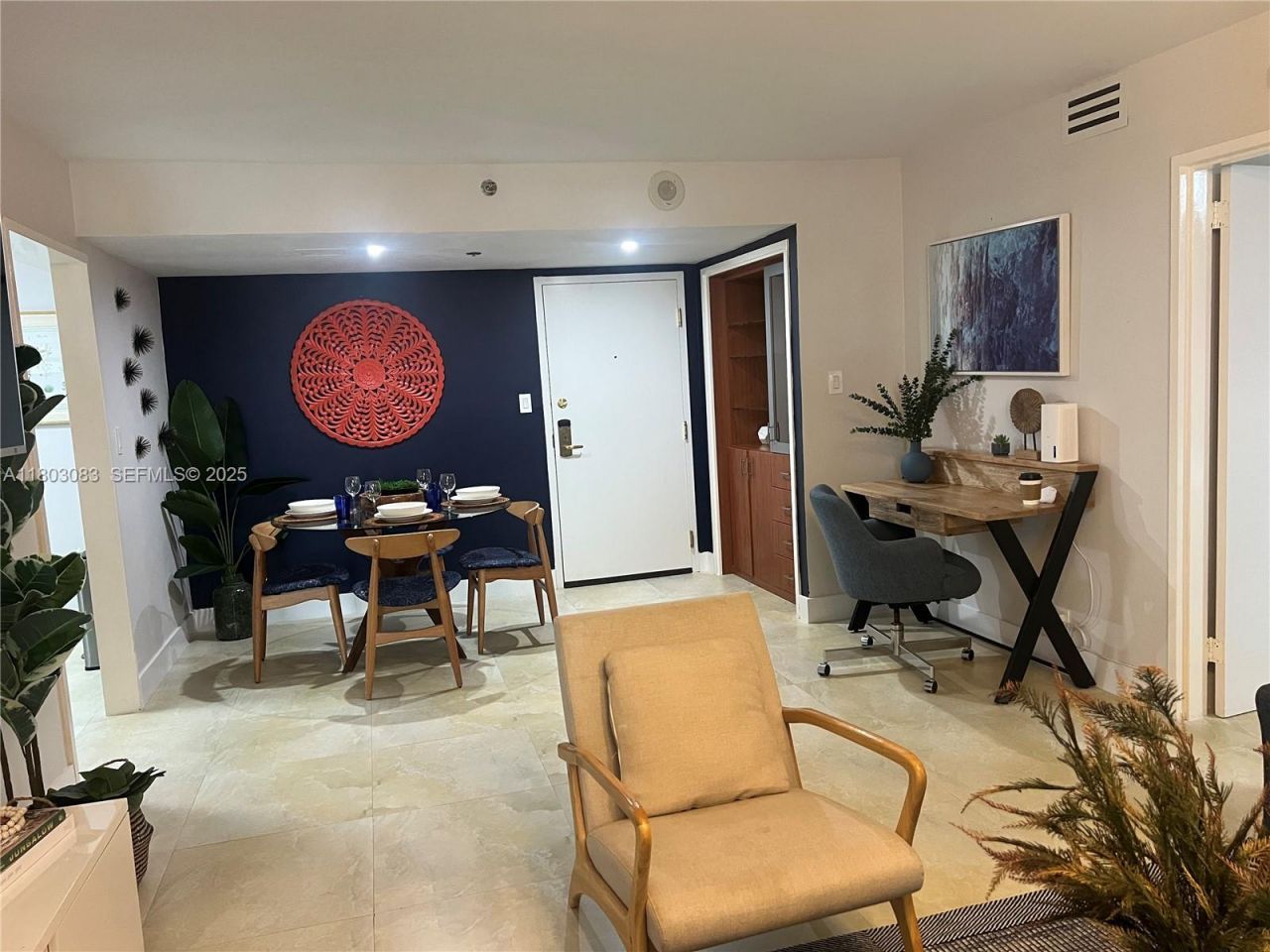 5225 Collins Ave, Unit 914, Miami Beach, FL 33140 Photo