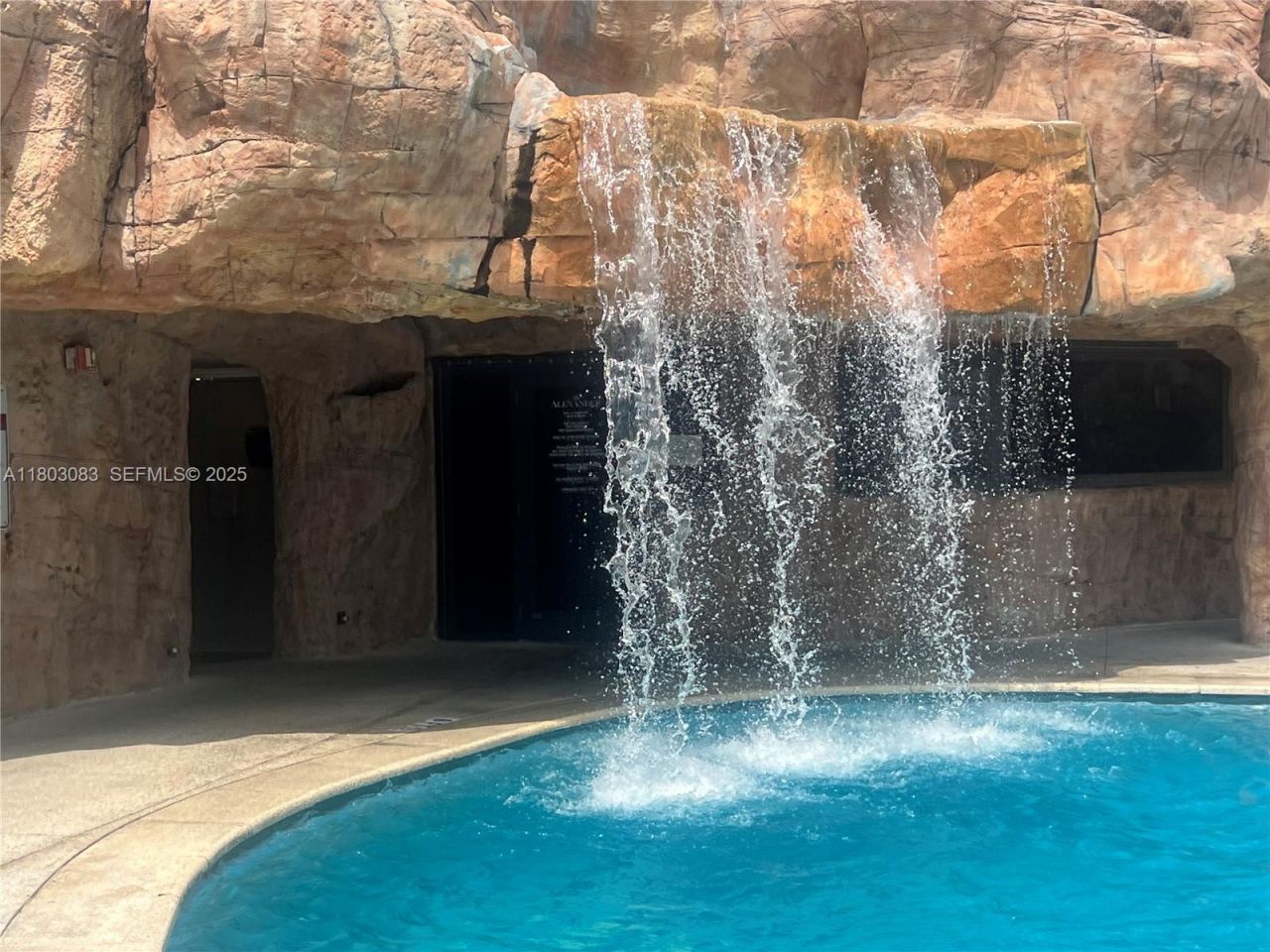 5225 Collins Ave, Unit 914, Miami Beach, FL 33140 Photo