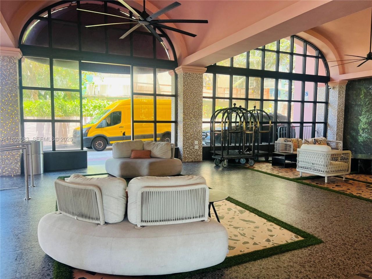 5225 Collins Ave, Unit 914, Miami Beach, FL 33140 Photo