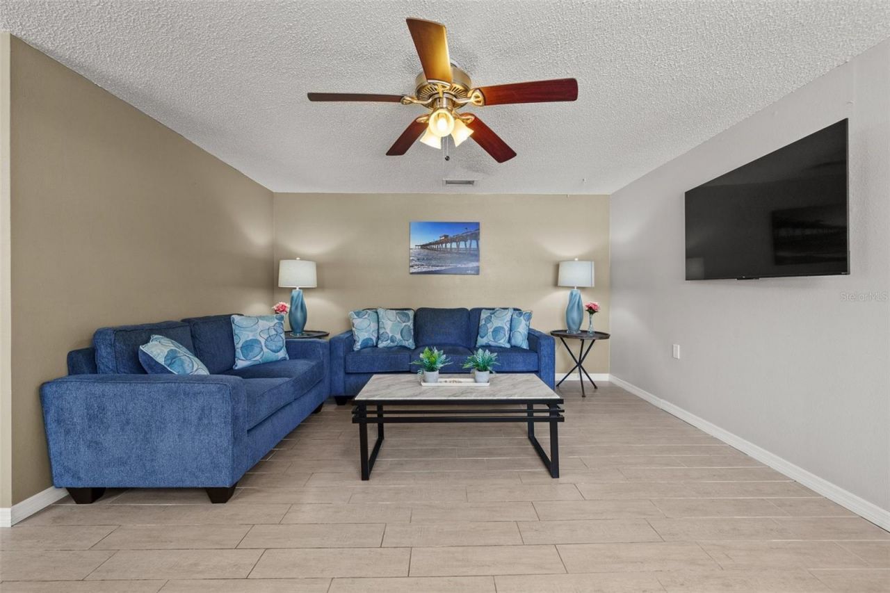 208 Peacock Lane, Holmes Beach, FL 34217 Photo