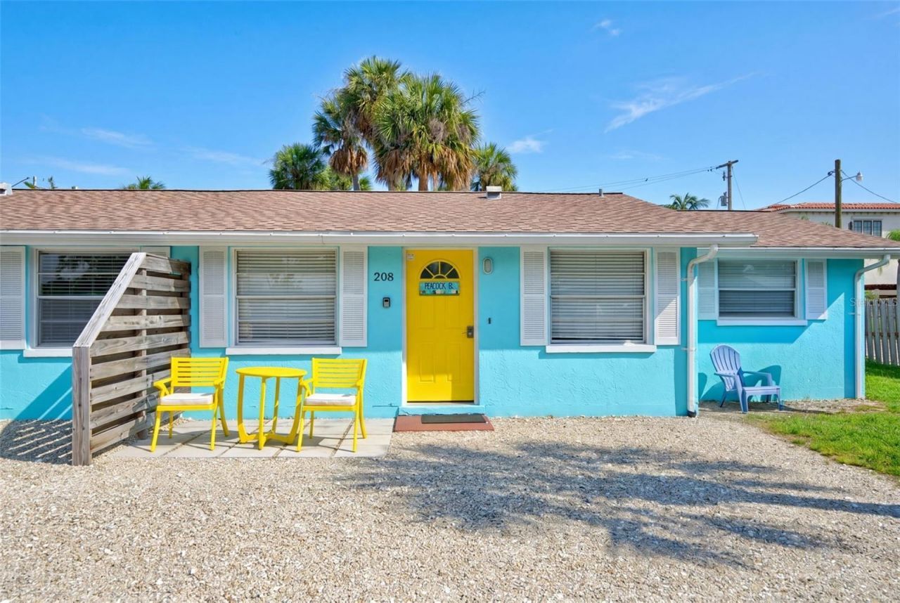208 Peacock Lane, Holmes Beach, FL 34217 Photo