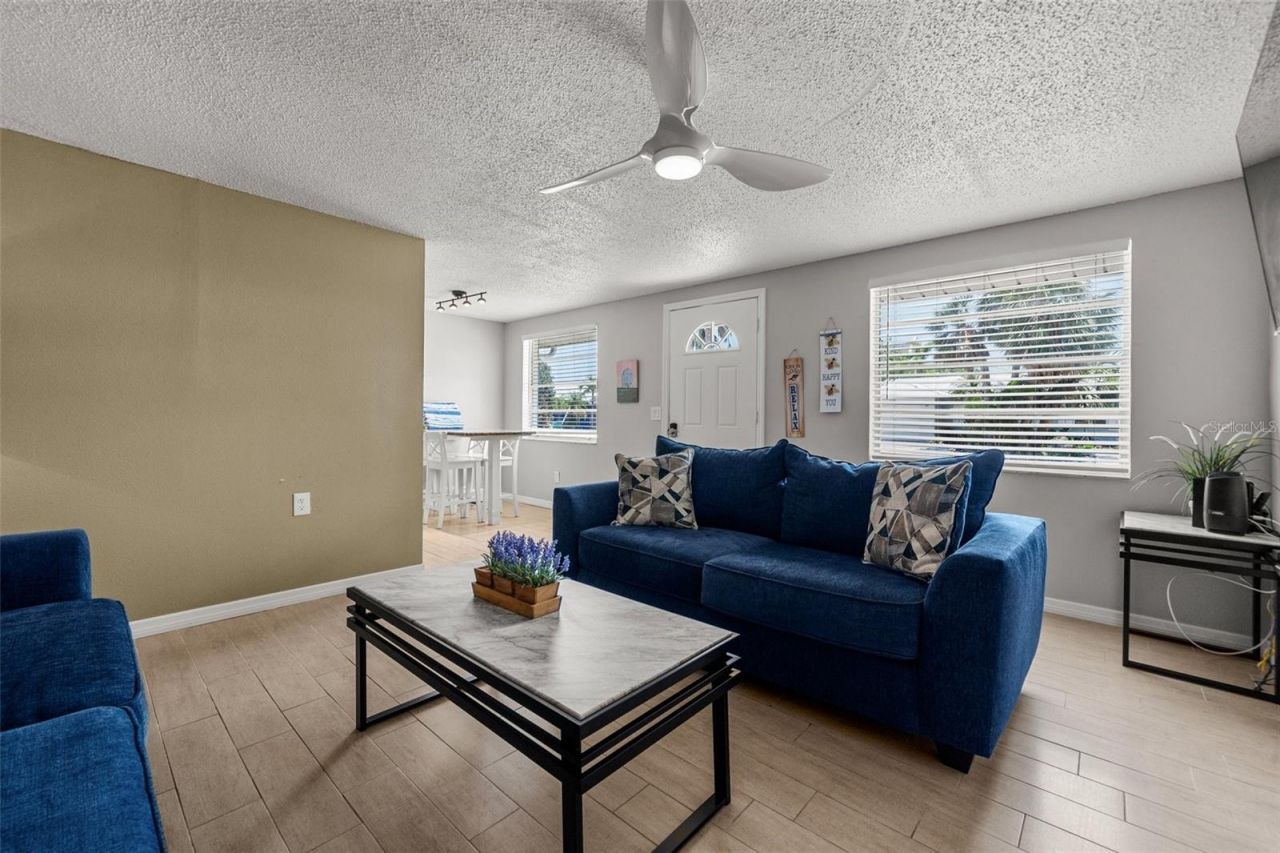 208 Peacock Lane, Holmes Beach, FL 34217 Photo