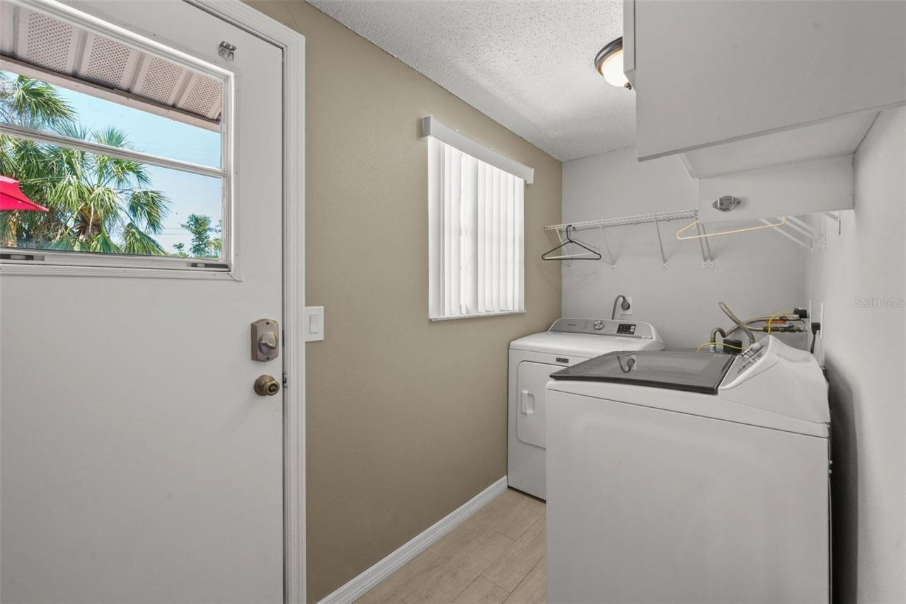 208 Peacock Lane, Holmes Beach, FL 34217 Photo