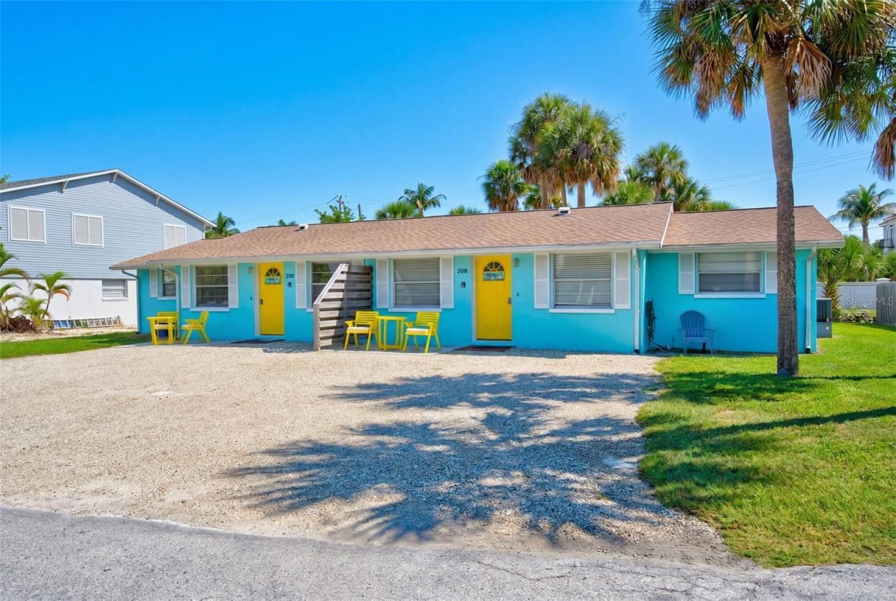 208 Peacock Lane, Holmes Beach, FL 34217 Photo
