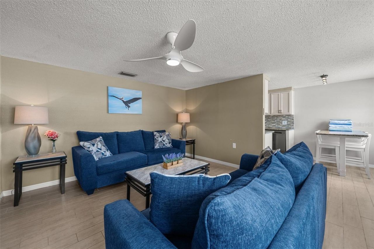 208 Peacock Lane, Holmes Beach, FL 34217 Photo