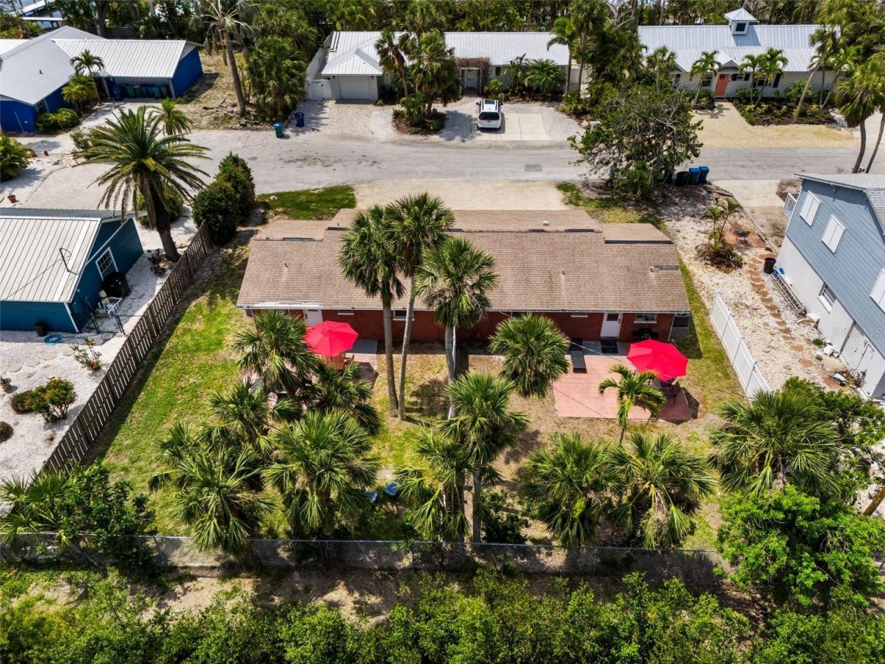 208 Peacock Lane, Holmes Beach, FL 34217 Photo