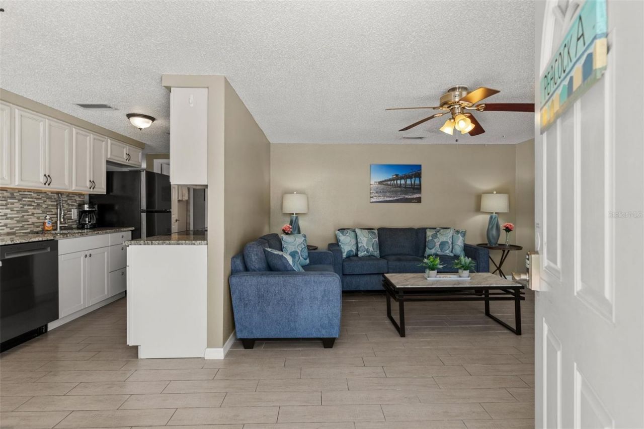 208 Peacock Lane, Holmes Beach, FL 34217 Photo