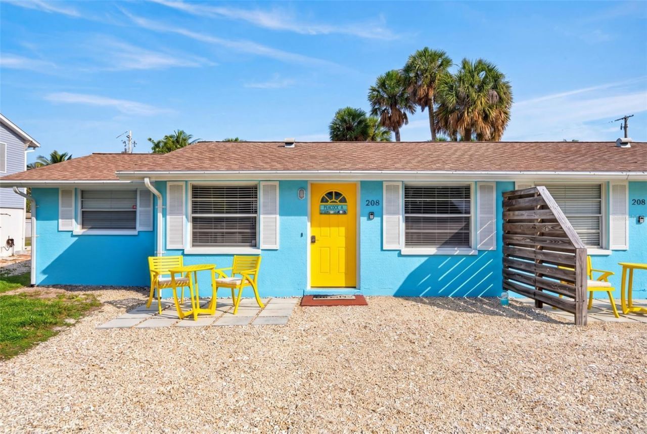 208 Peacock Lane, Holmes Beach, FL 34217 Photo