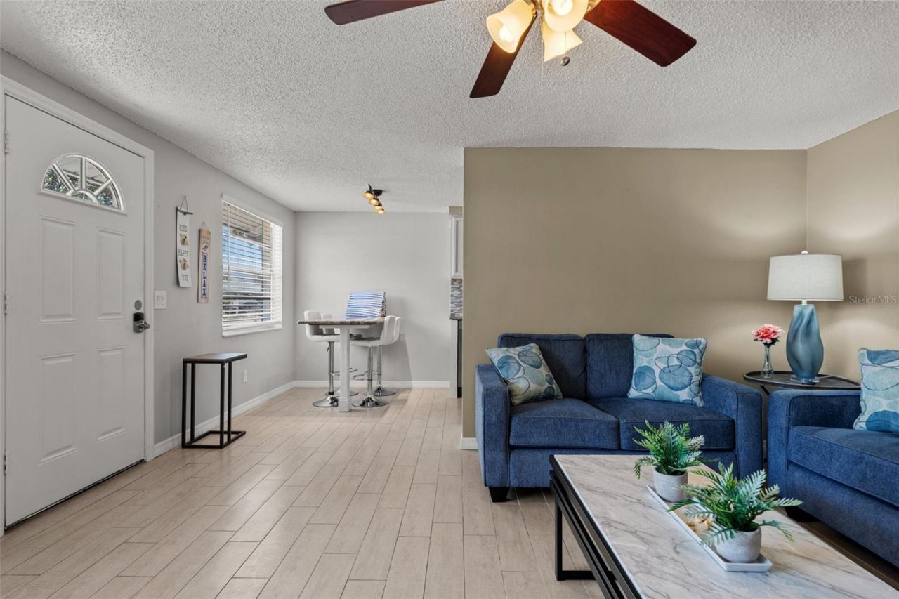 208 Peacock Lane, Holmes Beach, FL 34217 Photo