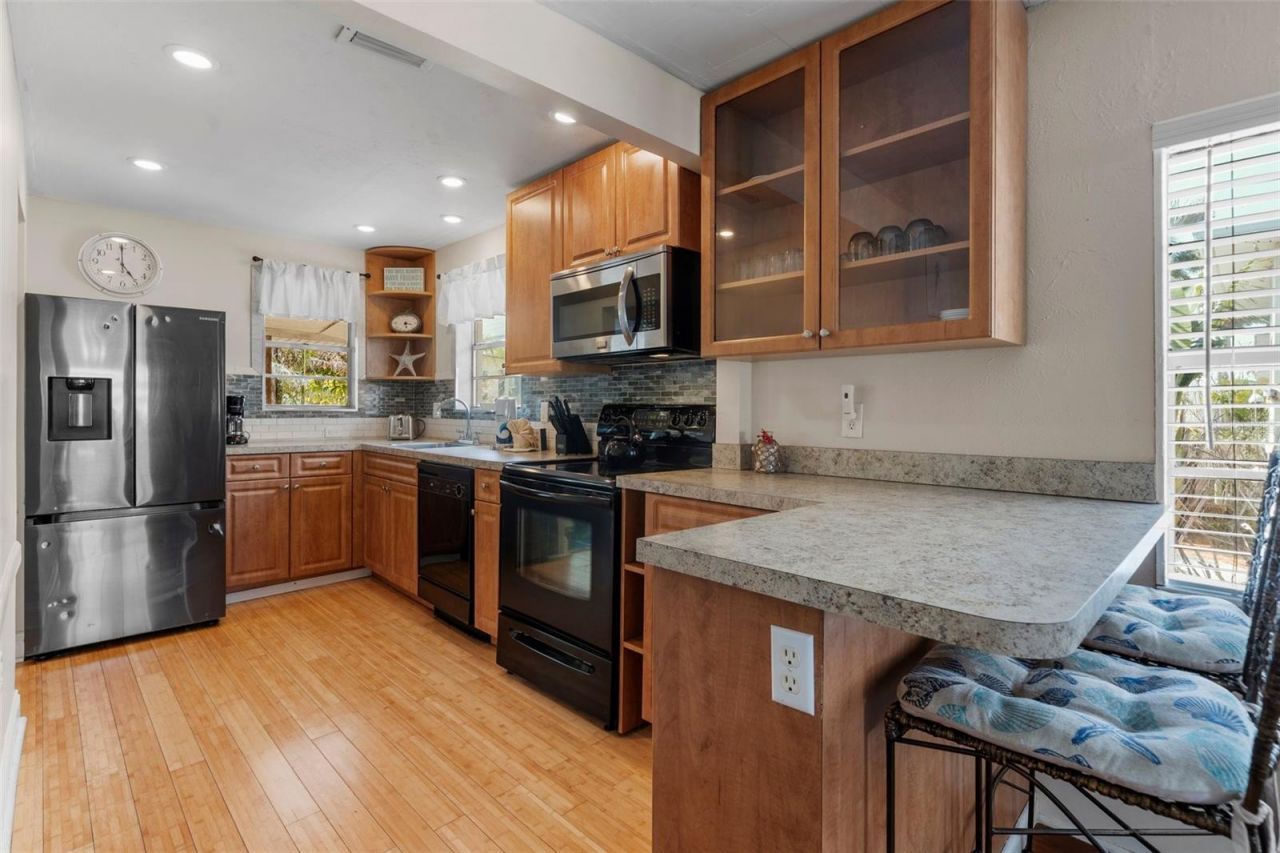 3018 Gulf Drive, Holmes Beach, FL 34217 Photo