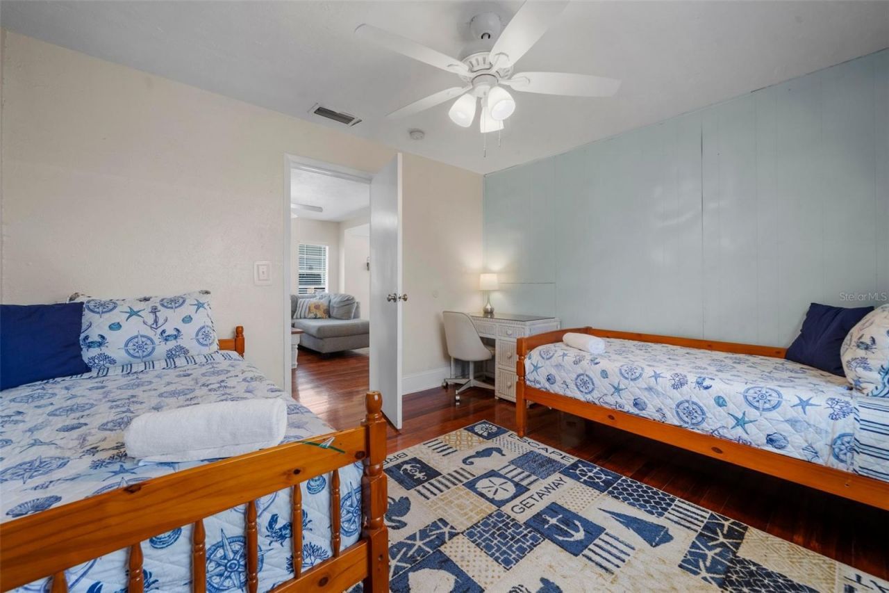 3018 Gulf Drive, Holmes Beach, FL 34217 Photo