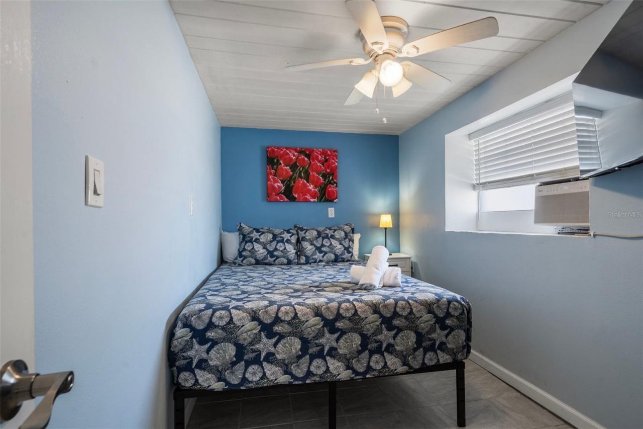 3018 Gulf Drive, Holmes Beach, FL 34217 Photo